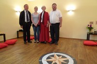 Die ehemalige Bisch�fin und Pastorin Maria Jepsen und das Team der Seemannsmission Brunsb�ttel im Andachtsraum