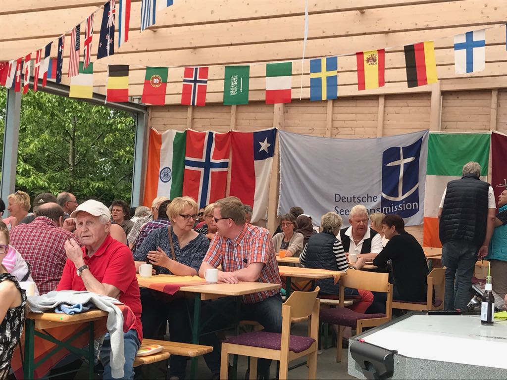 Leon Meier und Anja Brandenburger-Meier freuen sich auf viele Gäste beim Sommerfest.