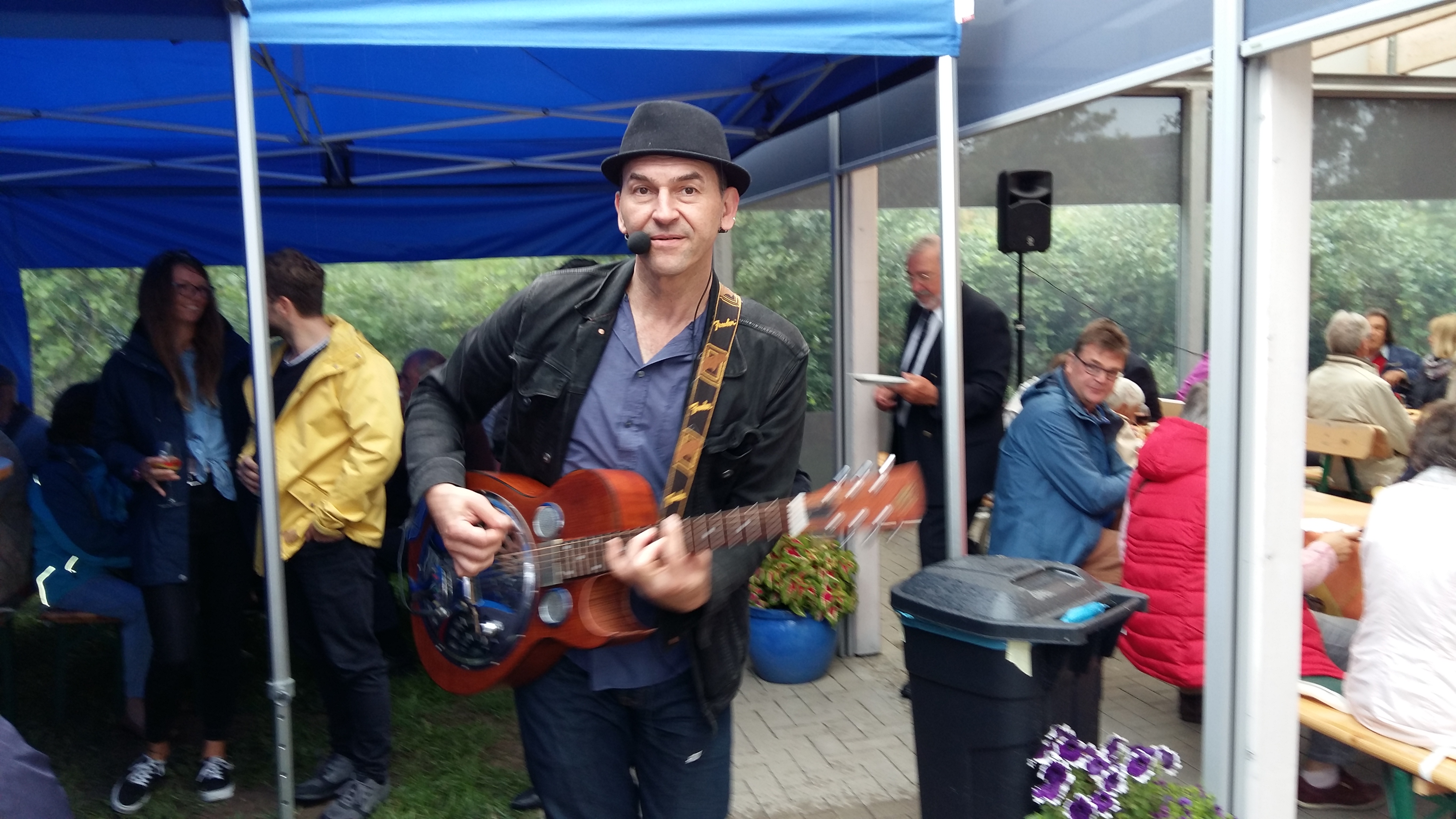 Michel Onetwo sorgte mit zünftigem Rock'n'Roll für Stimmung.